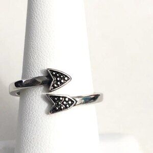 Arrow Fashion Ring Silver Tone